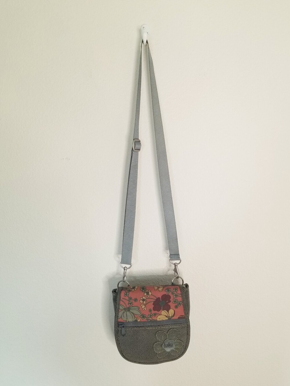 Haiku Crossbody Bag Sharon Eisenhauer Floral Gray Removeable Adjustable Strap